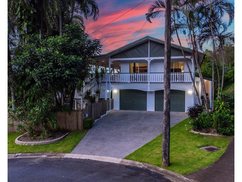 1 Saidor Close, Trinity Beach QLD 4879