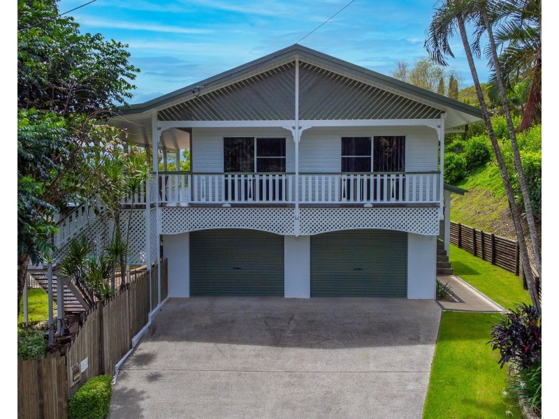 1 Saidor Close, Trinity Beach QLD 4879