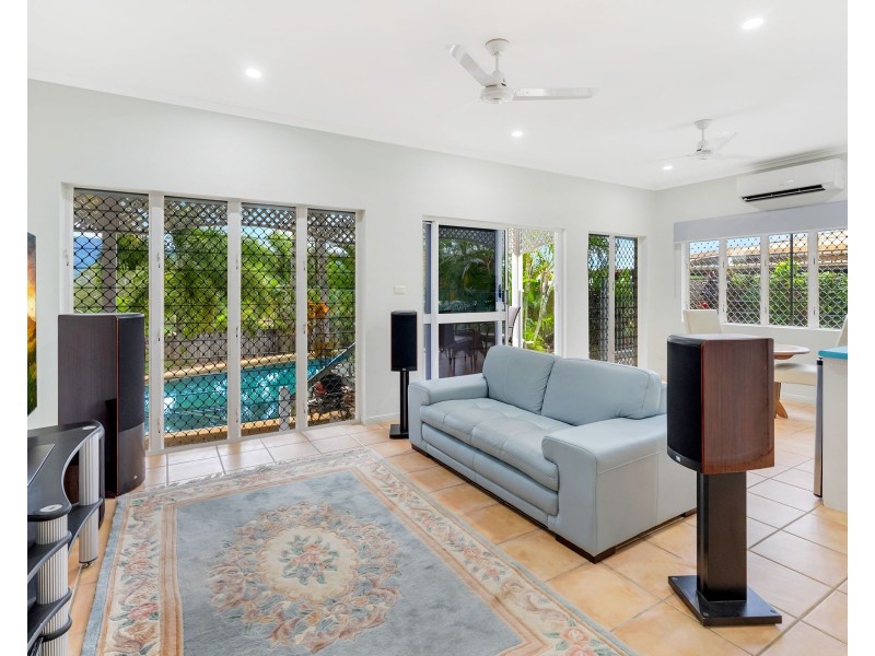 1 Saidor Close, Trinity Beach QLD 4879