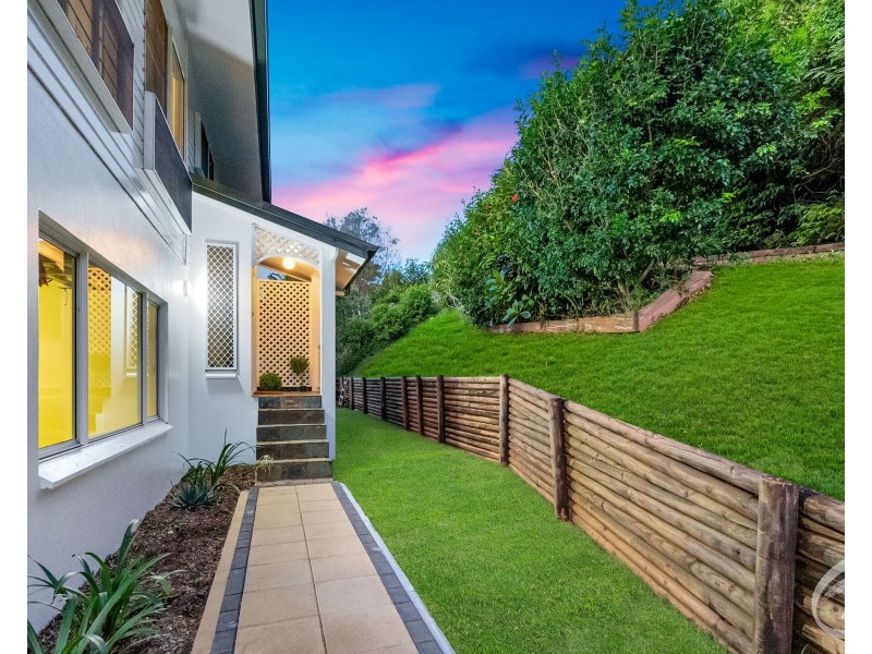 1 Saidor Close, Trinity Beach QLD 4879