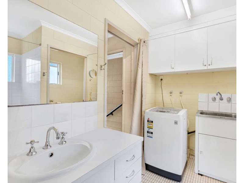 8/33 Rutherford Street, Yorkeys Knob QLD 4878