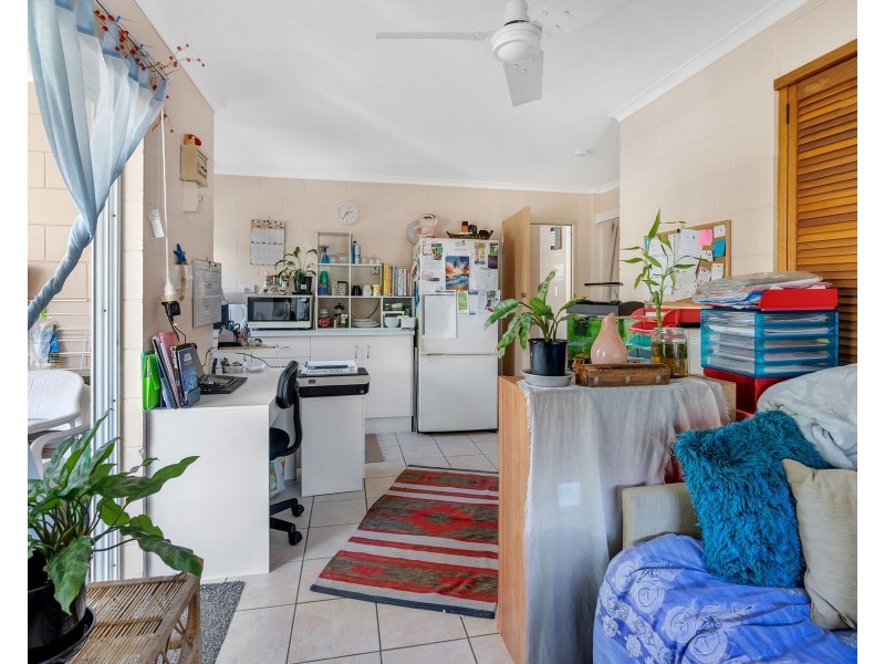 8/33 Rutherford Street, Yorkeys Knob QLD 4878