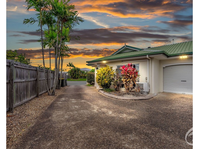 1/4 Ingham Court, Mooroobool QLD 4870