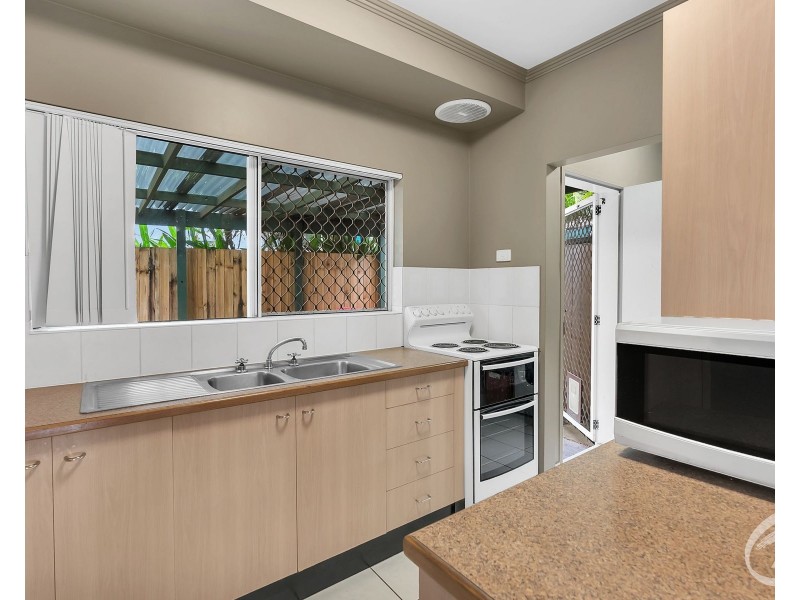 1/4 Ingham Court, Mooroobool QLD 4870