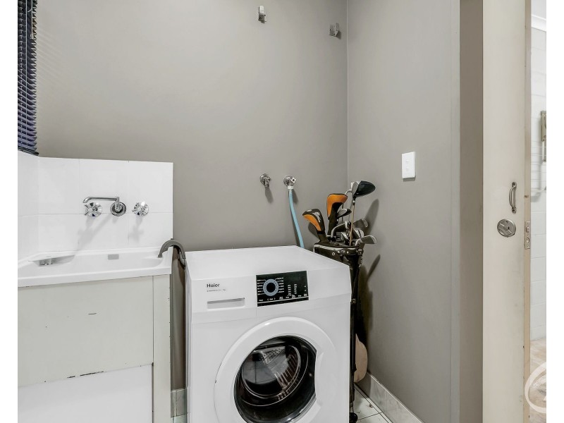1/4 Ingham Court, Mooroobool QLD 4870