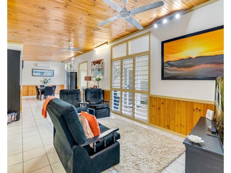 59 Waite Street, Machans Beach QLD 4878