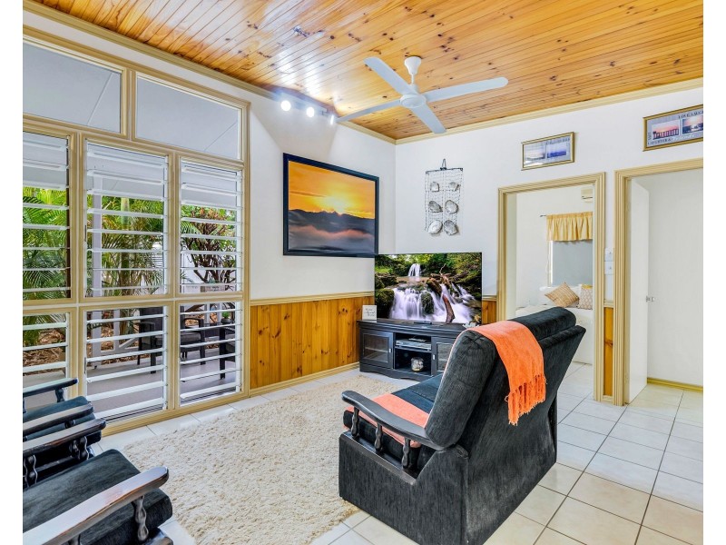 59 Waite Street, Machans Beach QLD 4878