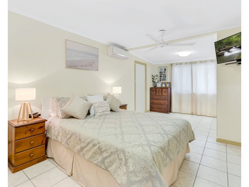 59 Waite Street, Machans Beach QLD 4878