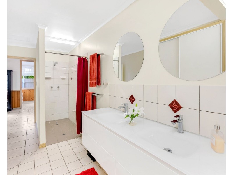 59 Waite Street, Machans Beach QLD 4878