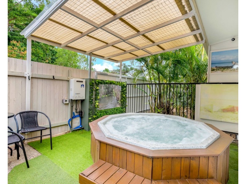 59 Waite Street, Machans Beach QLD 4878
