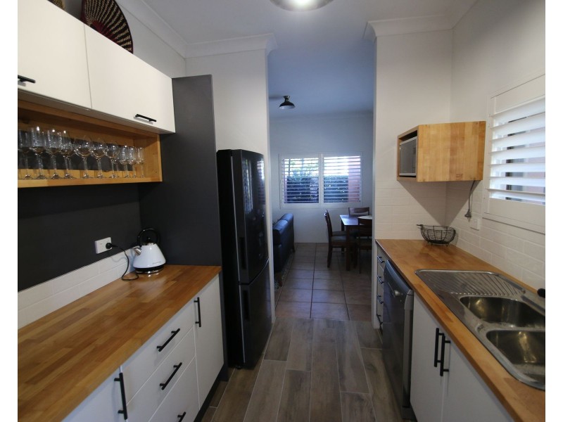1/271-273 Esplanade, Cairns North QLD 4870