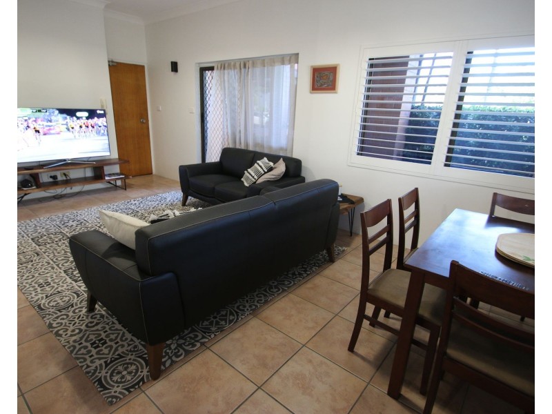 1/271-273 Esplanade, Cairns North QLD 4870
