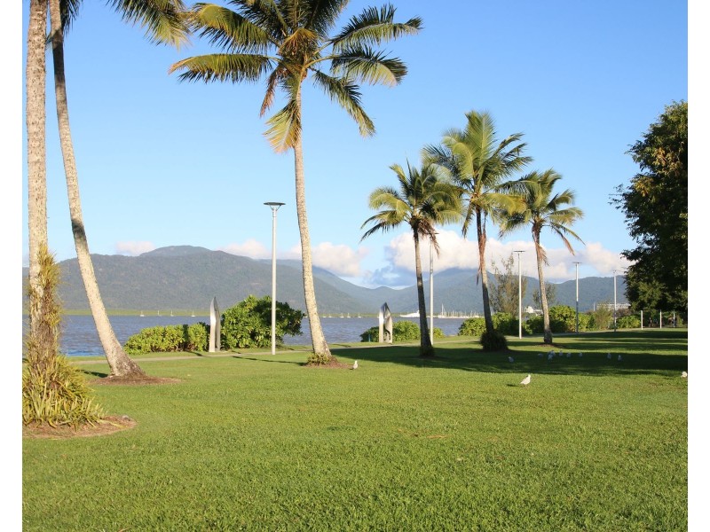 1/271-273 Esplanade, Cairns North QLD 4870