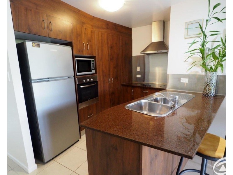 6/349-351 Lake Street, Cairns North QLD 4870
