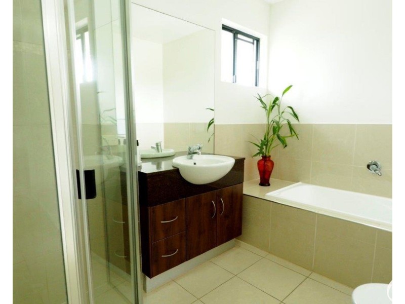 6/349-351 Lake Street, Cairns North QLD 4870