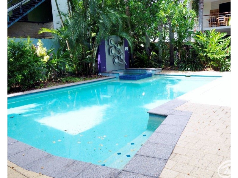 6/349-351 Lake Street, Cairns North QLD 4870