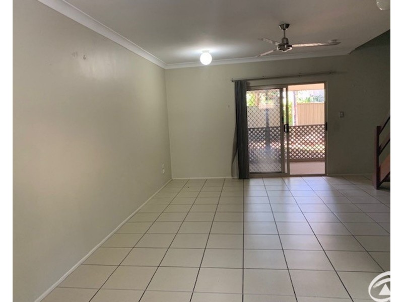 2/3 Miles Street, Manoora QLD 4870