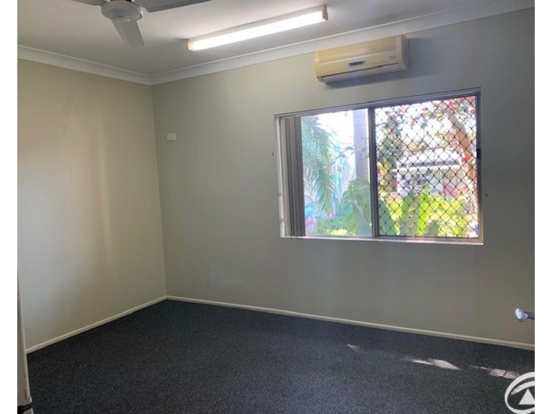 2/3 Miles Street, Manoora QLD 4870