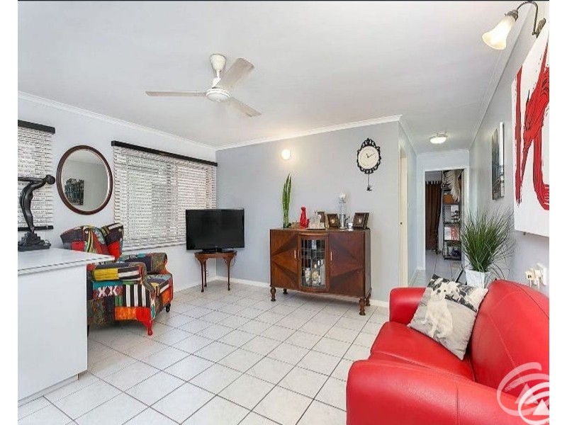 10/284 Lake Street, Cairns North QLD 4870