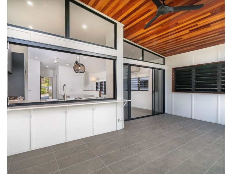 6A Diamond Close, Stratford QLD 4870