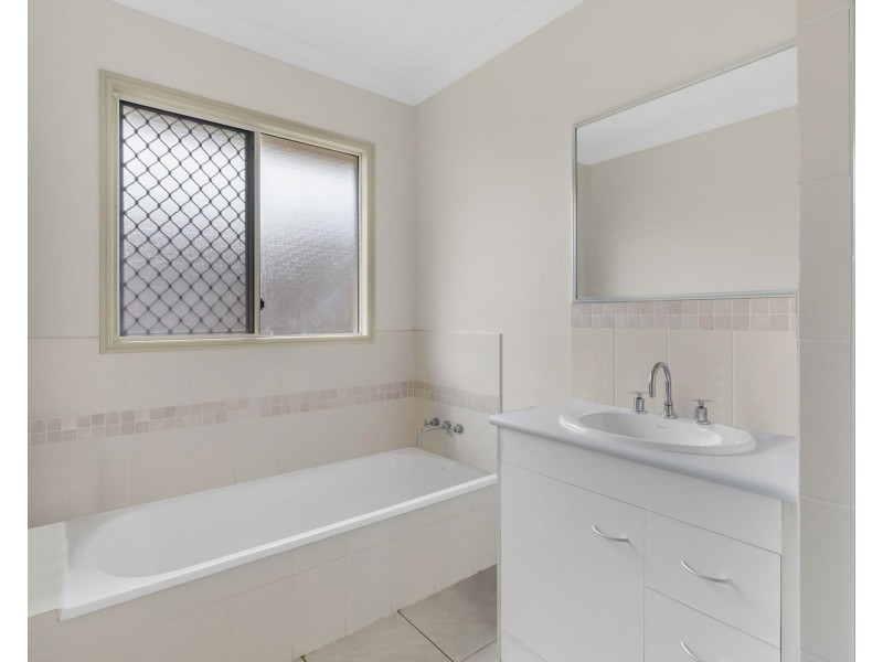 39 Fitzmaurice Drive, Bentley Park QLD 4869