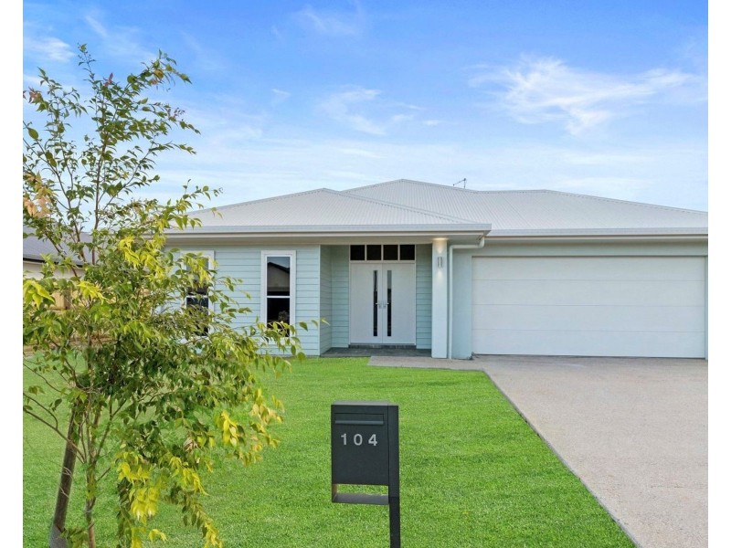 104 Flagstone Terrace, Smithfield QLD 4878