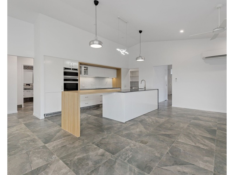 104 Flagstone Terrace, Smithfield QLD 4878