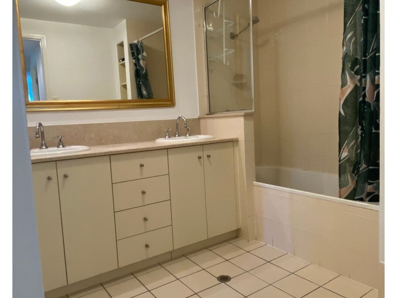 822/2-10 Greenslopes Street, Cairns North QLD 4870