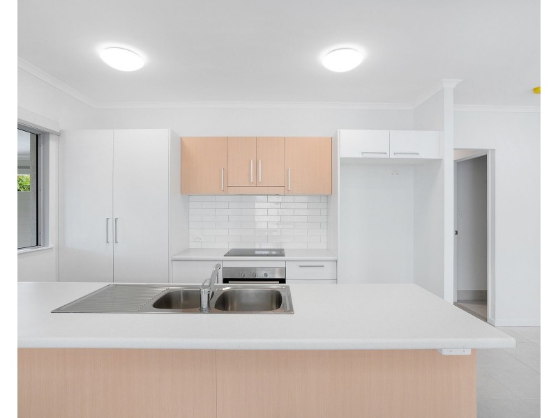 2/67 Macilwraith, Manoora QLD 4870
