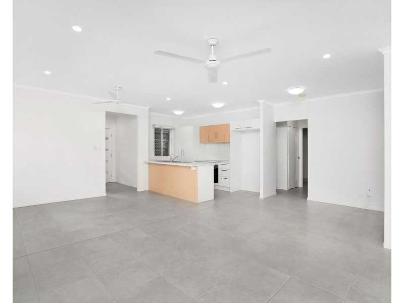 2/67 Macilwraith, Manoora QLD 4870