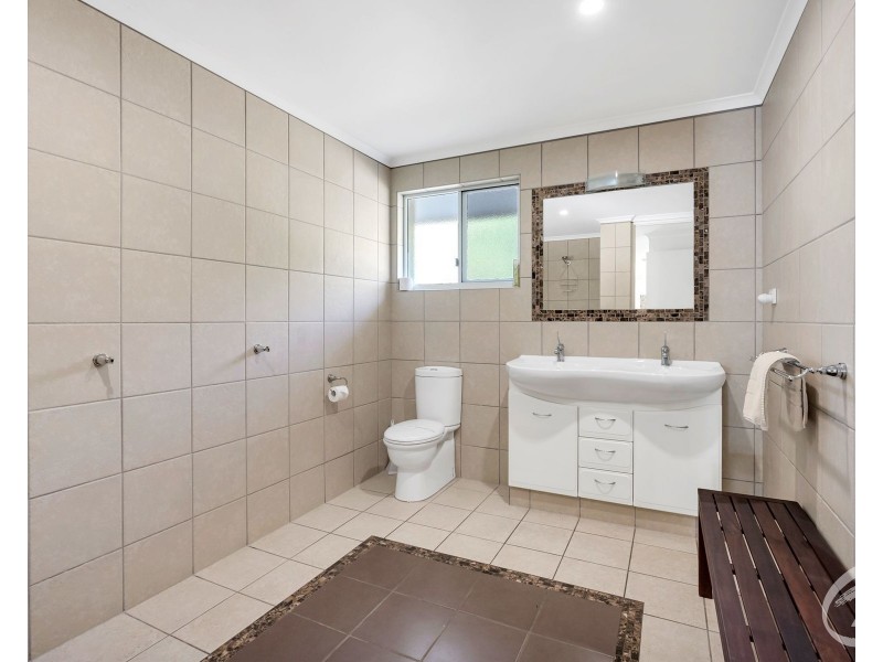 67 Casuarina Street, Holloways Beach QLD 4878