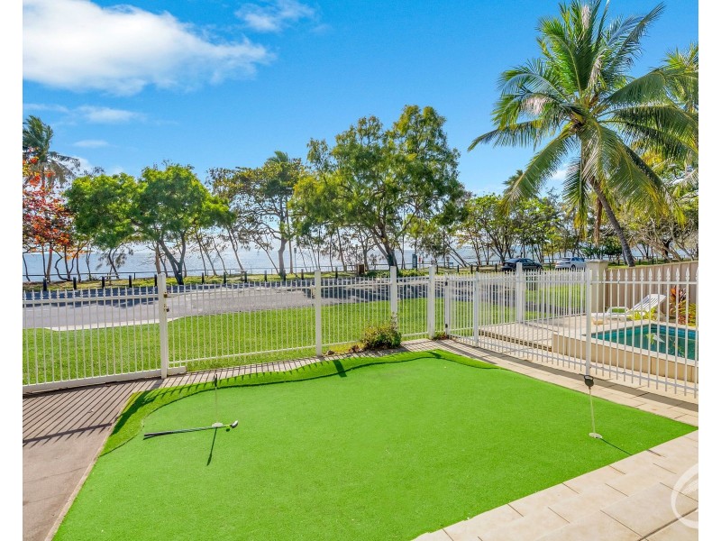 67 Casuarina Street, Holloways Beach QLD 4878
