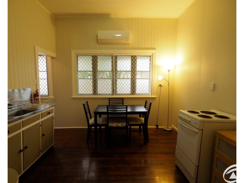 2/42 Lily Street, Cairns North QLD 4870