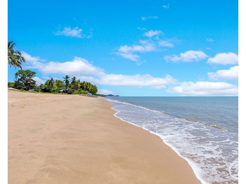 6 Coconut Street, Holloways Beach QLD 4878