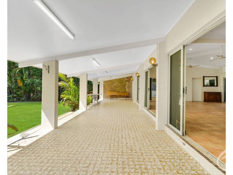 6 Coconut Street, Holloways Beach QLD 4878