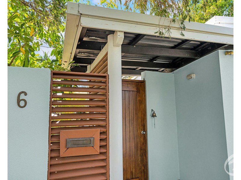 6 Coconut Street, Holloways Beach QLD 4878