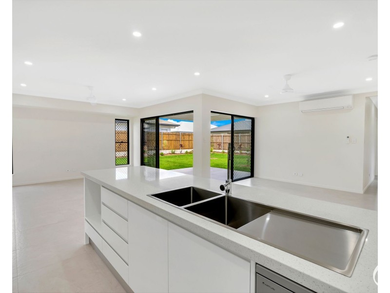 34 Moorinya Circuit, Mount Peter QLD 4869