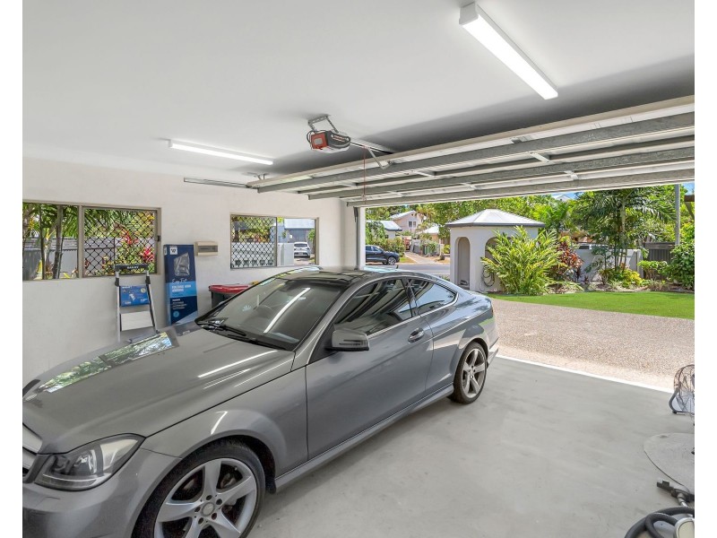 10/71-73 Cedar Road, Palm Cove QLD 4879