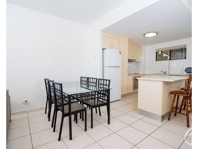 1/6 James Street, Cairns North QLD 4870