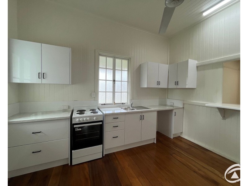 74 Cairns Street, Cairns North QLD 4870