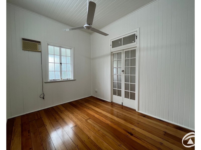 74 Cairns Street, Cairns North QLD 4870