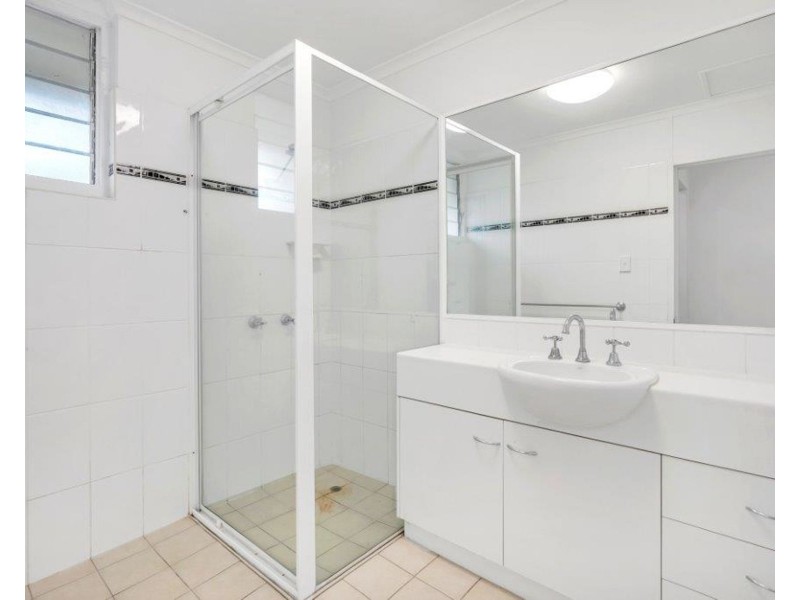 161-163 McManus Street, Whitfield QLD 4870