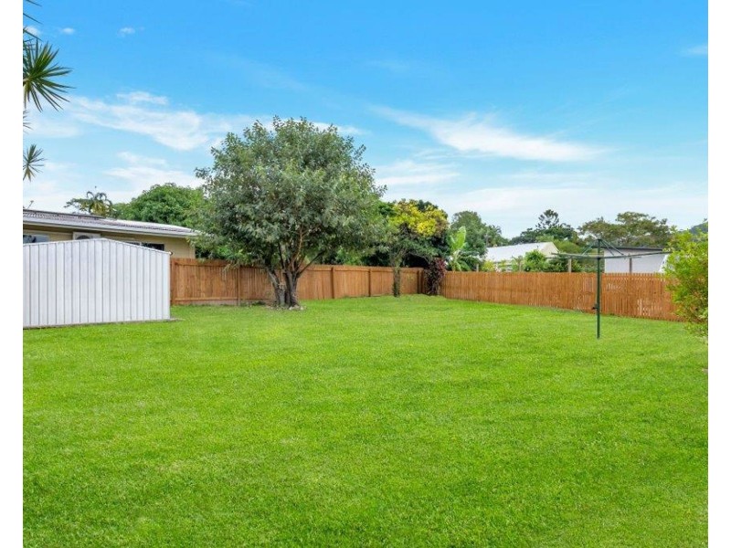 161-163 McManus Street, Whitfield QLD 4870