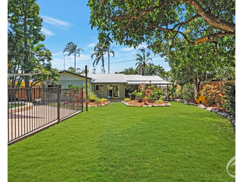 19 Dolphin Close, Kewarra Beach QLD 4879