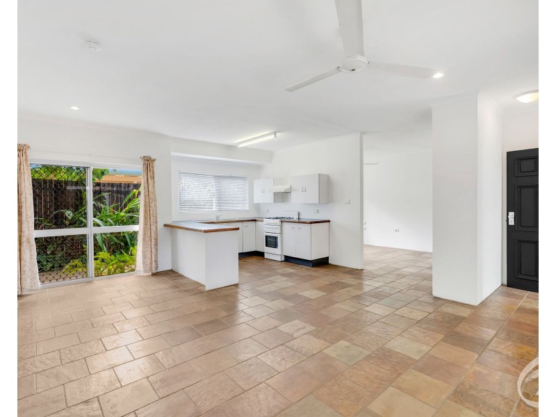 33 McFarlane Drive, Kanimbla QLD 4870