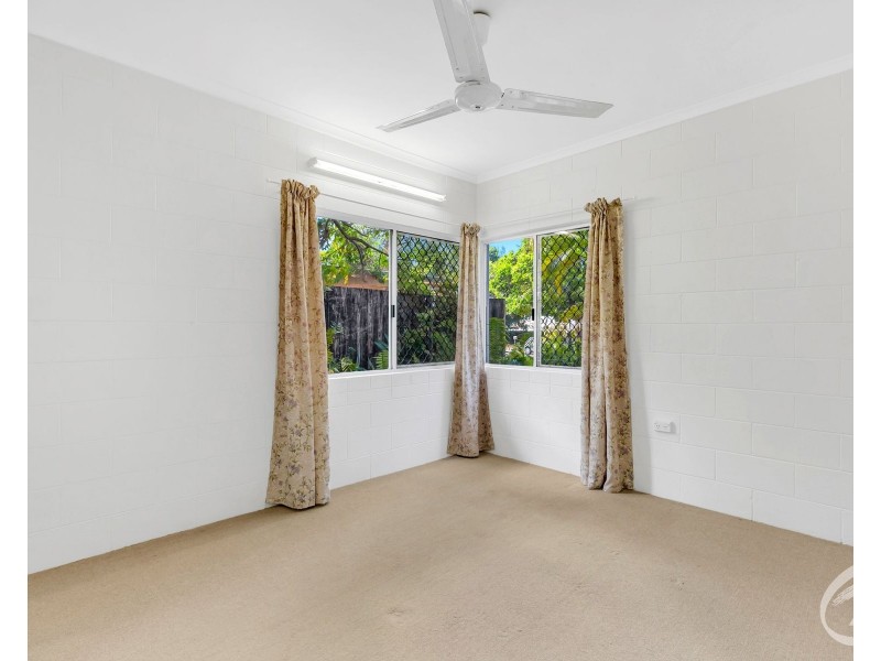33 McFarlane Drive, Kanimbla QLD 4870