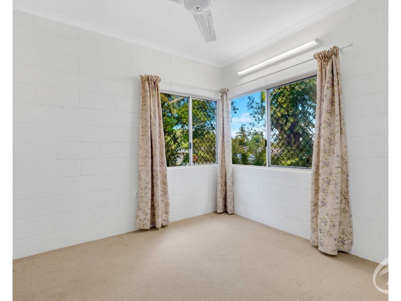 33 McFarlane Drive, Kanimbla QLD 4870