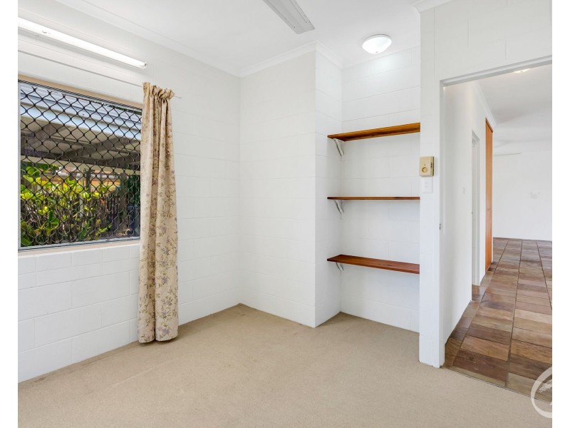 33 McFarlane Drive, Kanimbla QLD 4870