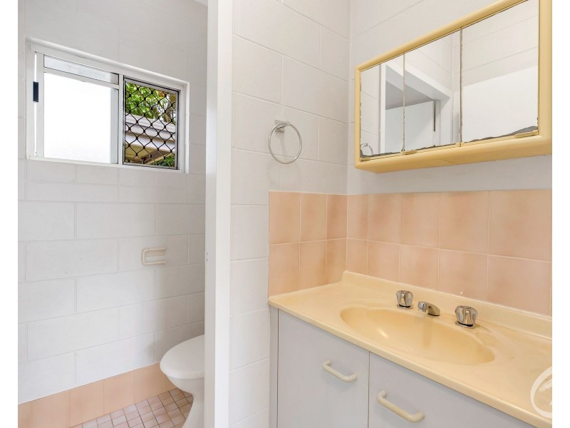33 McFarlane Drive, Kanimbla QLD 4870
