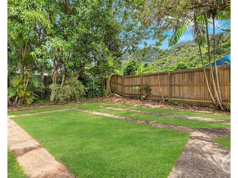 33 McFarlane Drive, Kanimbla QLD 4870